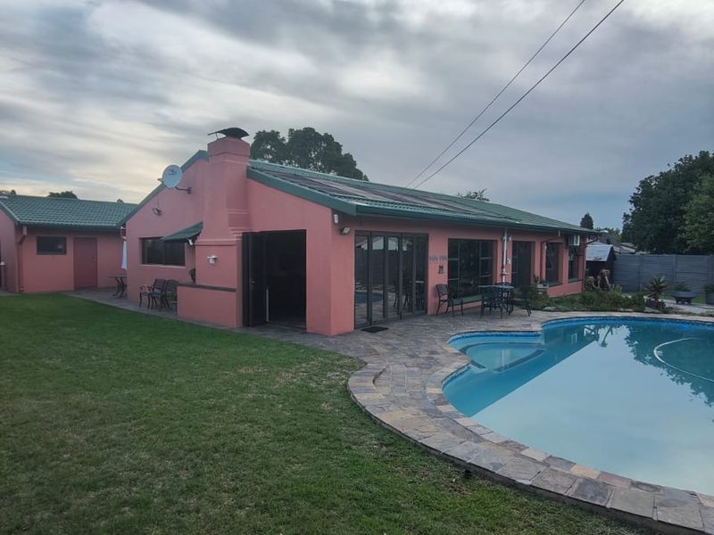 Experience luxurious living in this stunning property & own your dream home! - Photo 2