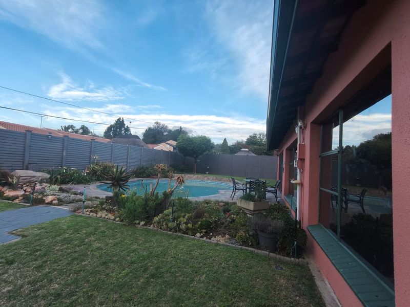 Experience luxurious living in this stunning property & own your dream home! - Photo 10