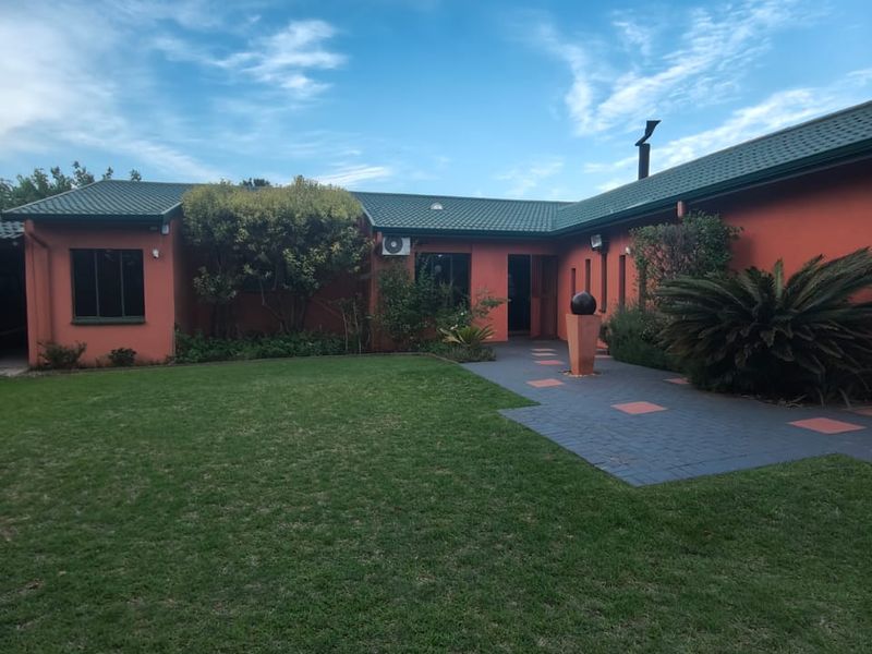 Experience luxurious living in this stunning property & own your dream home! - Photo 6