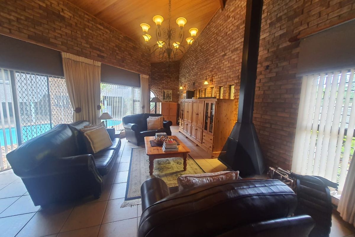 Magnificent Property In A Enclosed Area In The Prime Location - Photo 4