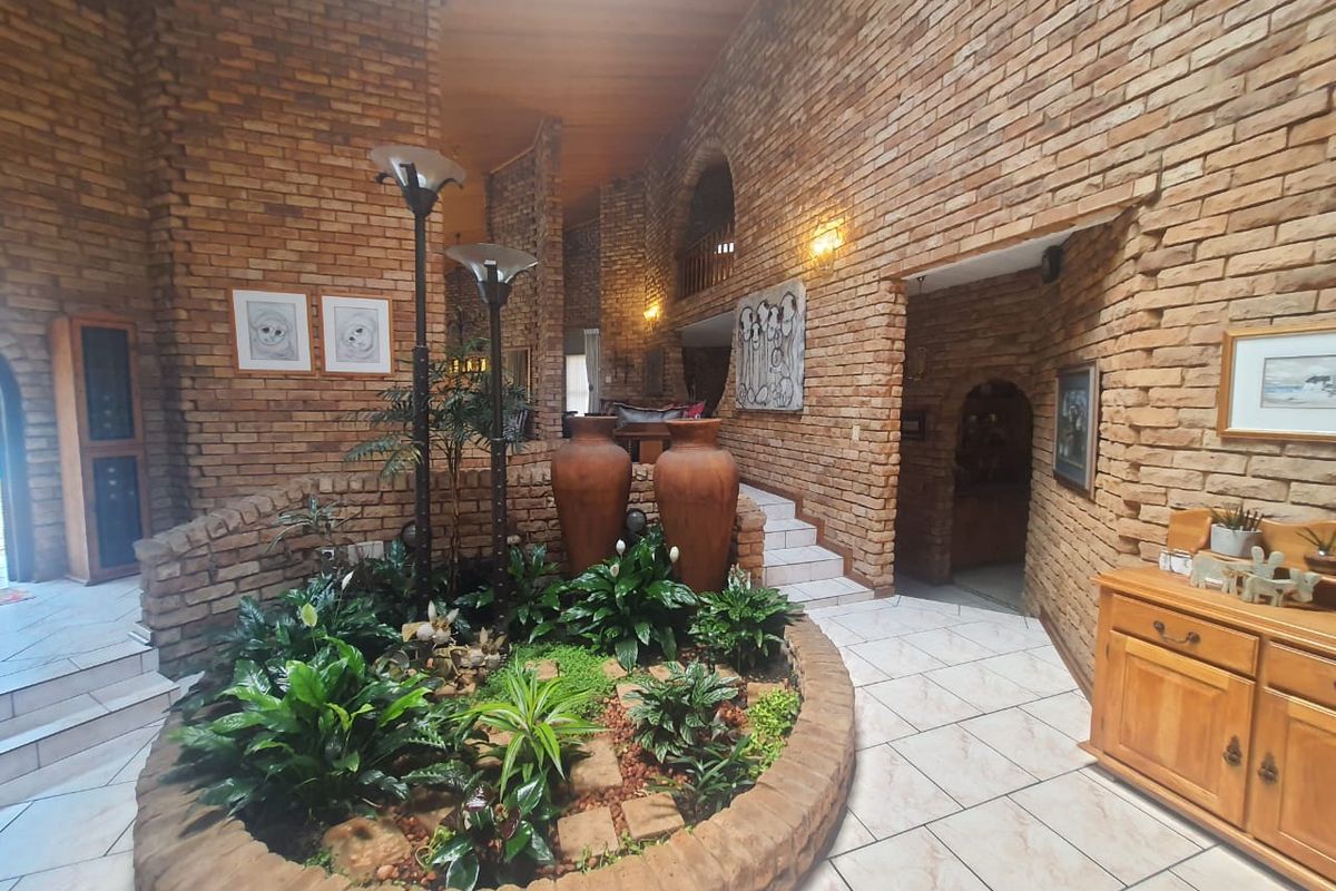 Magnificent Property In A Enclosed Area In The Prime Location - Photo 3