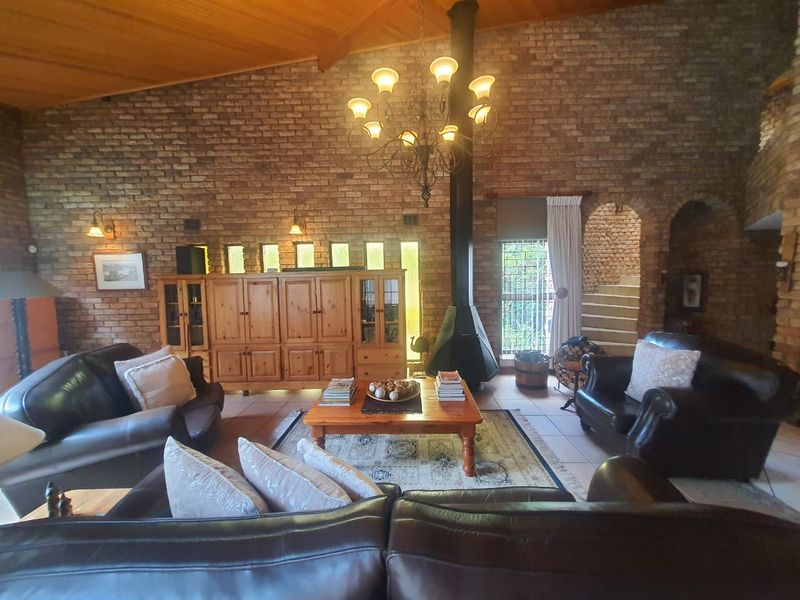 Magnificent Property In A Enclosed Area In The Prime Location - Photo 5