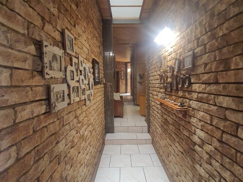 Magnificent Property In A Enclosed Area In The Prime Location - Photo 9