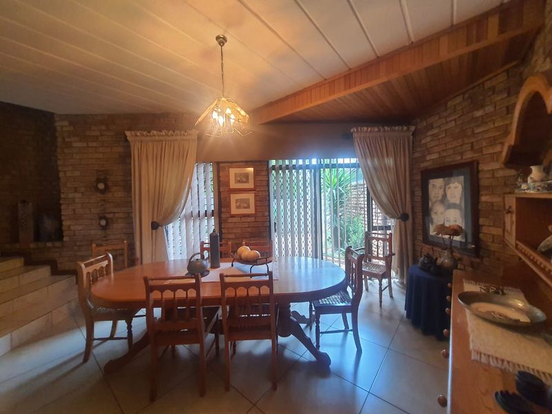 Magnificent Property In A Enclosed Area In The Prime Location - Photo 6