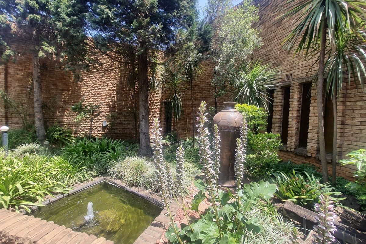 Magnificent Property In A Enclosed Area In The Prime Location - Photo 2