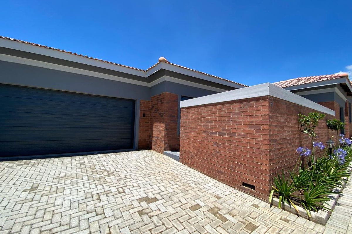 Private modern 3 Bedroom 2 Bathroom Townhouse - Photo 2