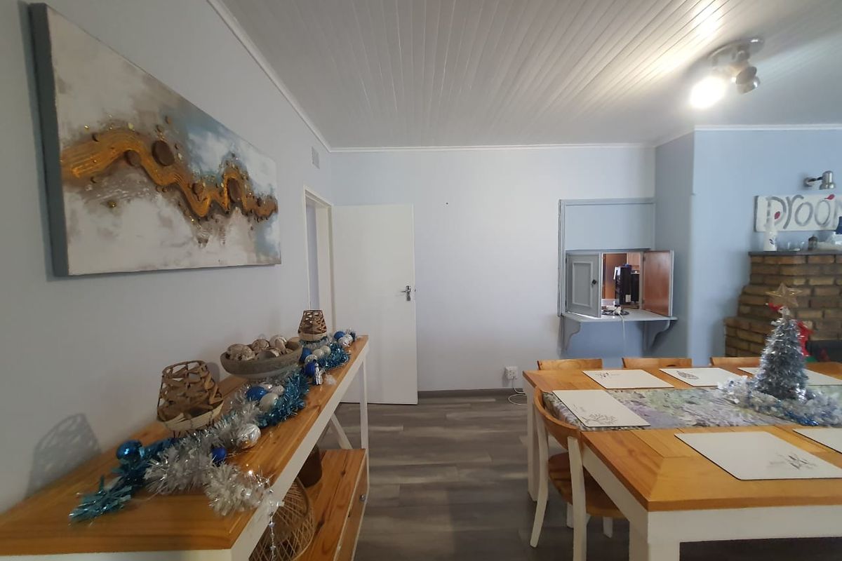 This 2.4 HA Plot Has A Sunny Patio With an Enclosed Braai When You Enter The House, - Photo 5