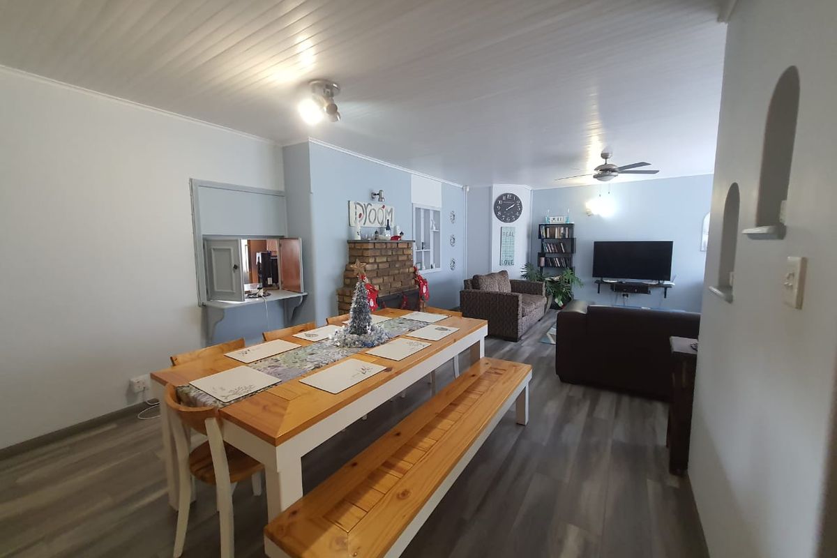 This 2.4 HA Plot Has A Sunny Patio With an Enclosed Braai When You Enter The House, - Photo 3