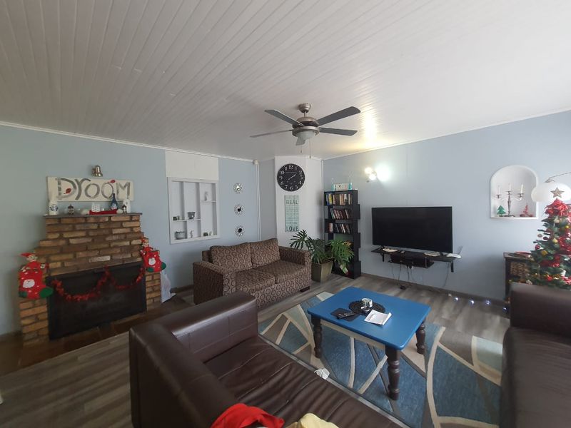 This 2.4 HA Plot Has A Sunny Patio With an Enclosed Braai When You Enter The House, - Photo 6