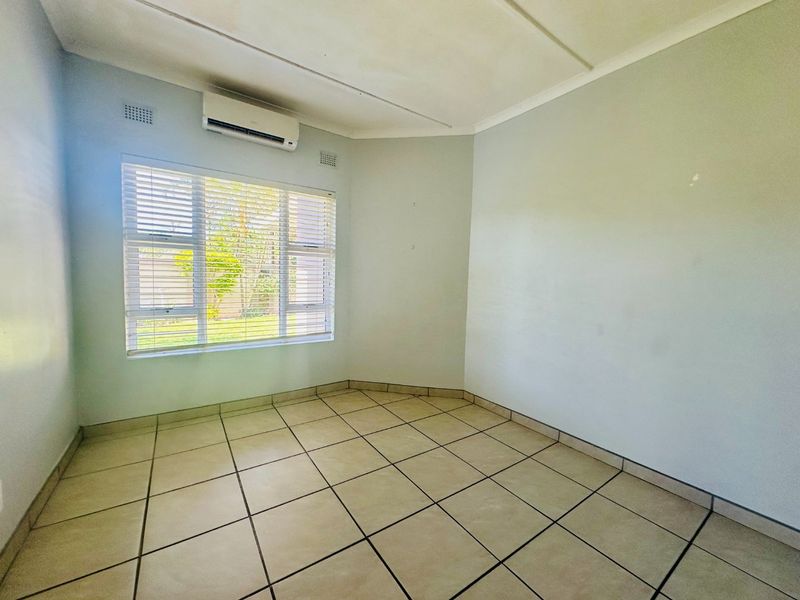 4-Bedroom House for Sale in Meer En See, Richards Bay - Photo 5