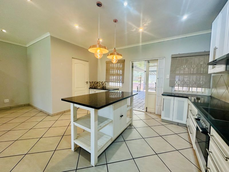 4-Bedroom House for Sale in Meer En See, Richards Bay - Photo 6