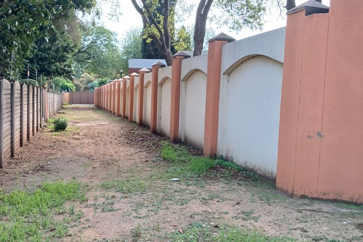 Big stand for sale in Vanderbijlpark SW5 Proper - Photo 2