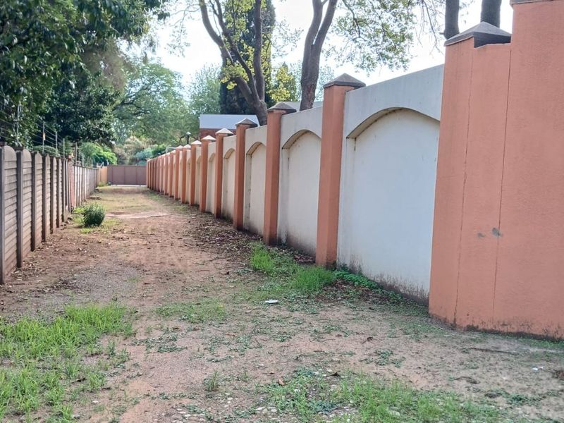 Big stand for sale in Vanderbijlpark SW5 Proper - Photo 2