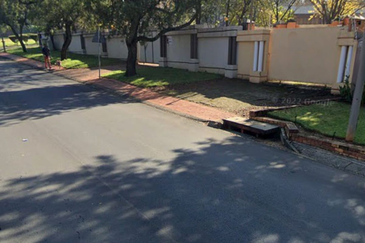 Big stand for sale in Vanderbijlpark SW5 Proper - Photo 3