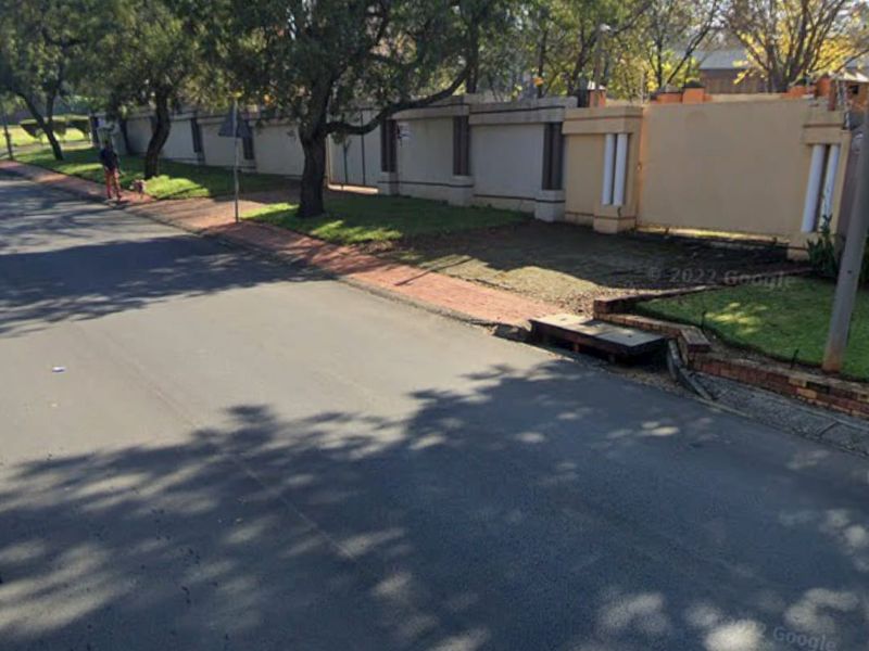 Big stand for sale in Vanderbijlpark SW5 Proper - Photo 3