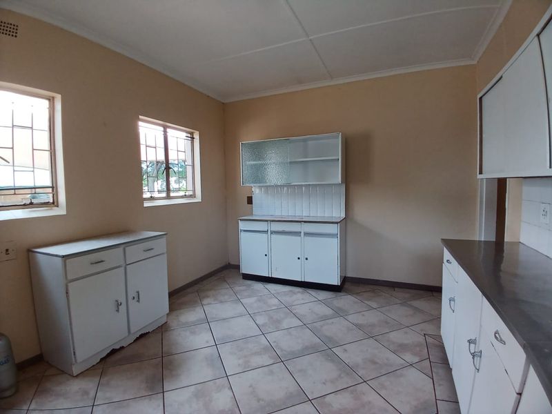Move-in ready family house for sale in Sasolburg close to schools and CBD - Photo 8