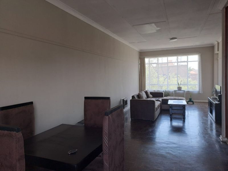Flat For Sale In Vereeniging - Photo 6