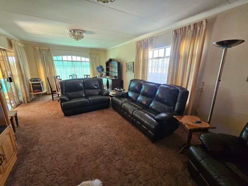 Beautiful Townhouse for Sale in Popular Sasolburg Complex! - Photo 5