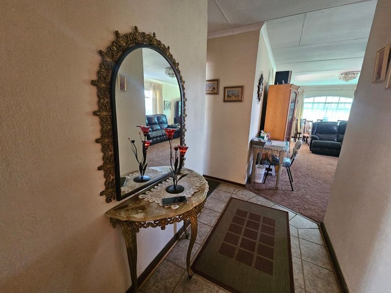 Beautiful Townhouse for Sale in Popular Sasolburg Complex! - Photo 3