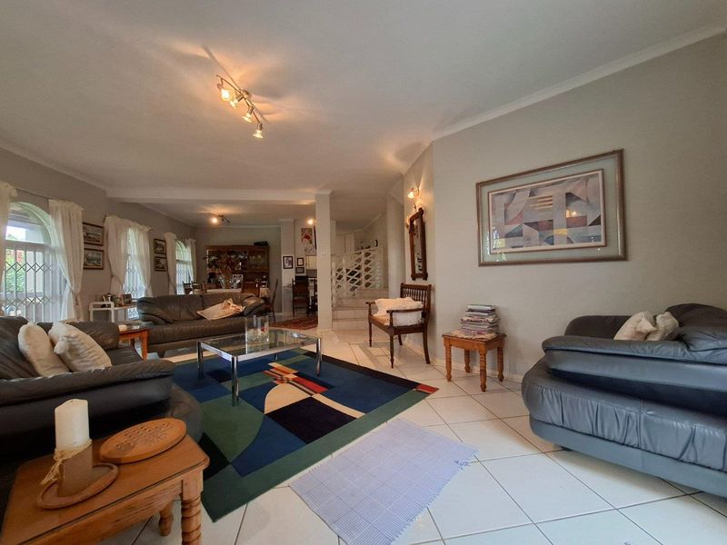 Prime loaction, green belt , distance seaview - Photo 8