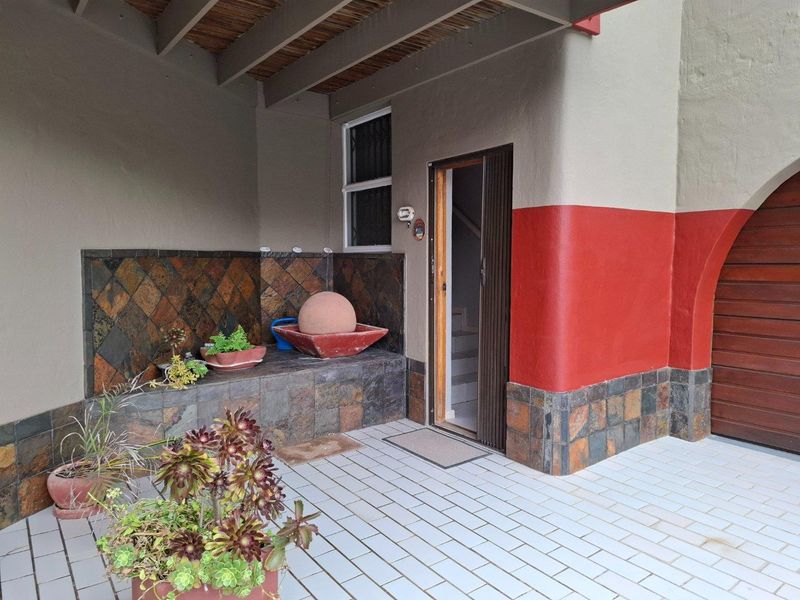 Prime loaction, green belt , distance seaview - Photo 2