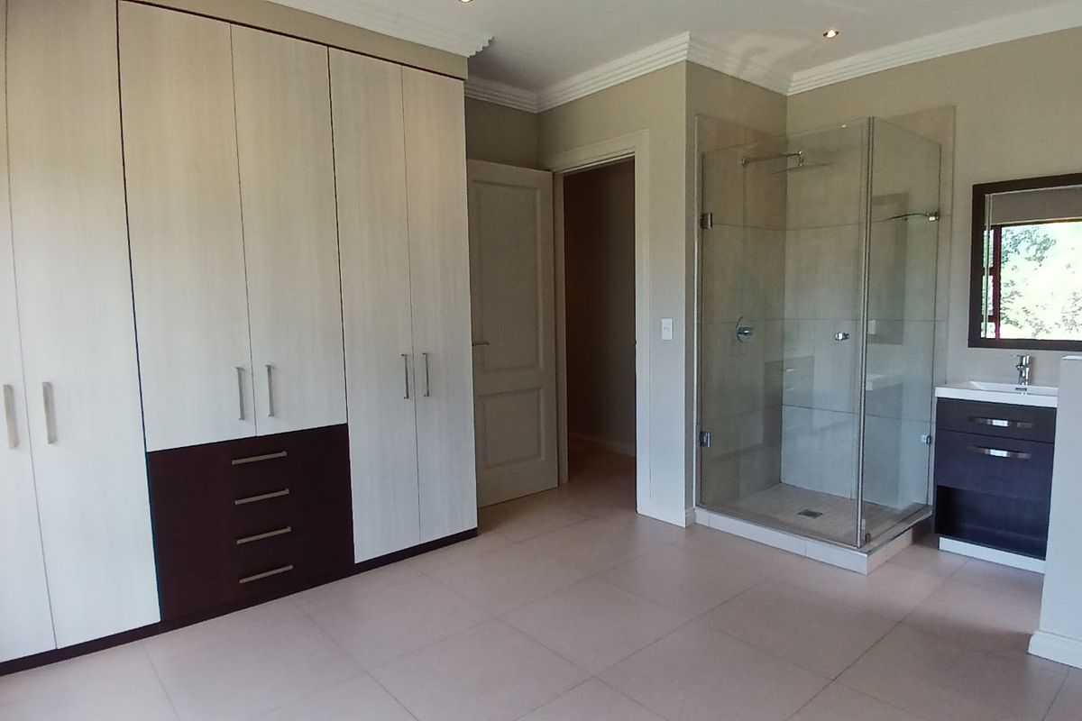 !Stunner River Front Estate Home! !Cannot be beat! - Photo 5