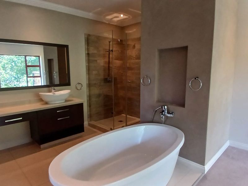 !Stunner River Front Estate Home! !Cannot be beat! - Photo 7