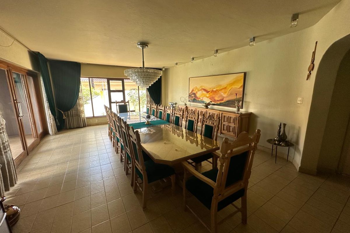 Luxury living at its finest only at R 7 610 000, In The Heart Of Roshnee ! - Photo 4