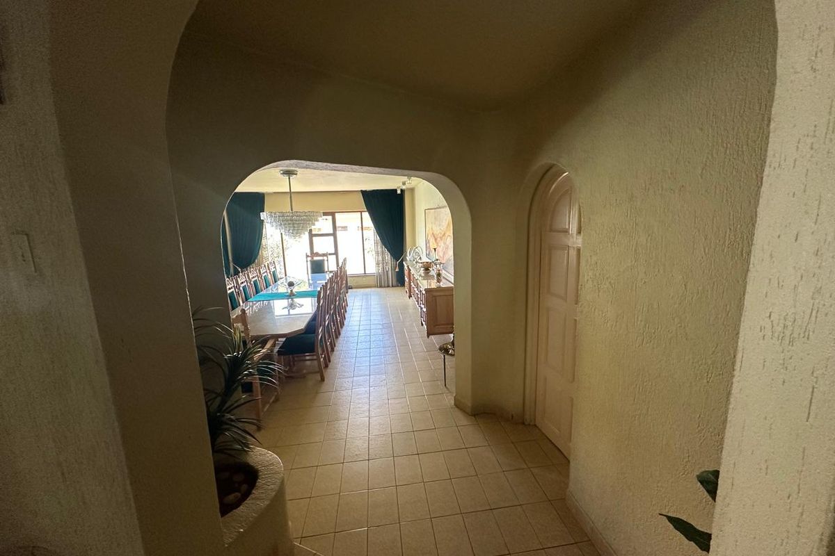 Luxury living at its finest only at R 7 610 000, In The Heart Of Roshnee ! - Photo 3