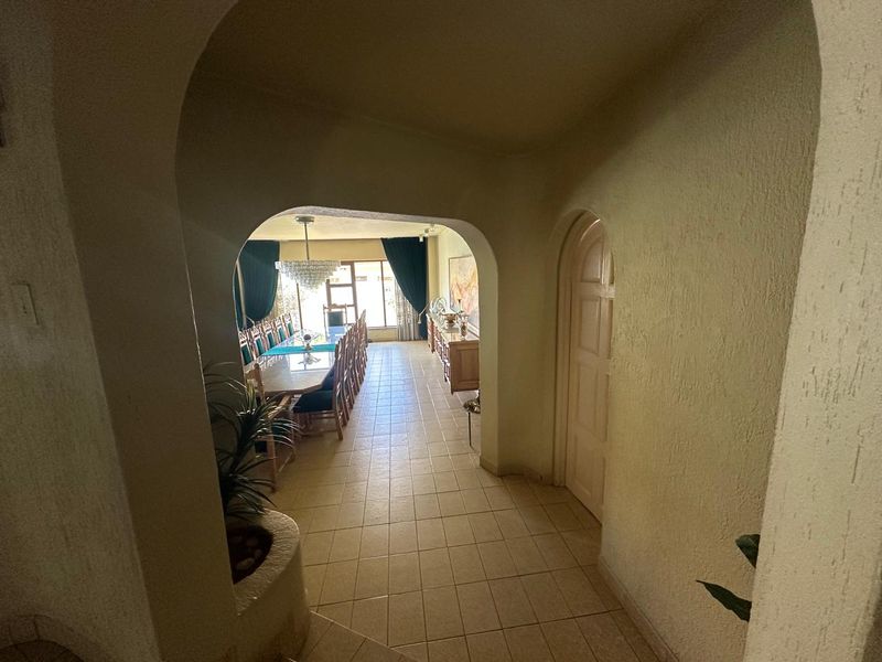 Luxury living at its finest only at R 7 610 000, In The Heart Of Roshnee ! - Photo 3