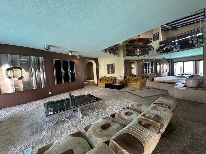 Luxury living at its finest only at R 7 610 000, In The Heart Of Roshnee ! - Photo 8