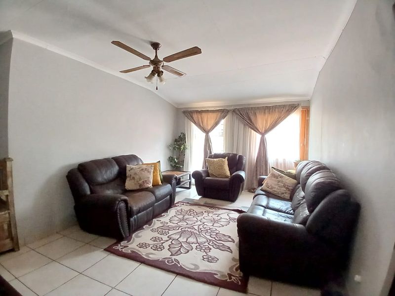 Investment opportunity in Sasolburg prime area close to shopping centers - Photo 5