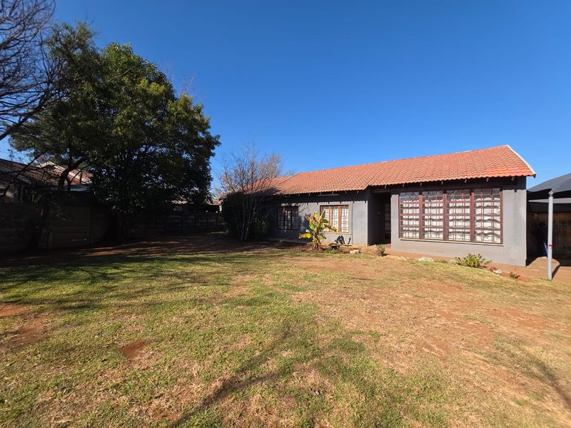 BEAUTIFUL FAMILY HOME TO RENT IN SASOLBURG - Photo 1