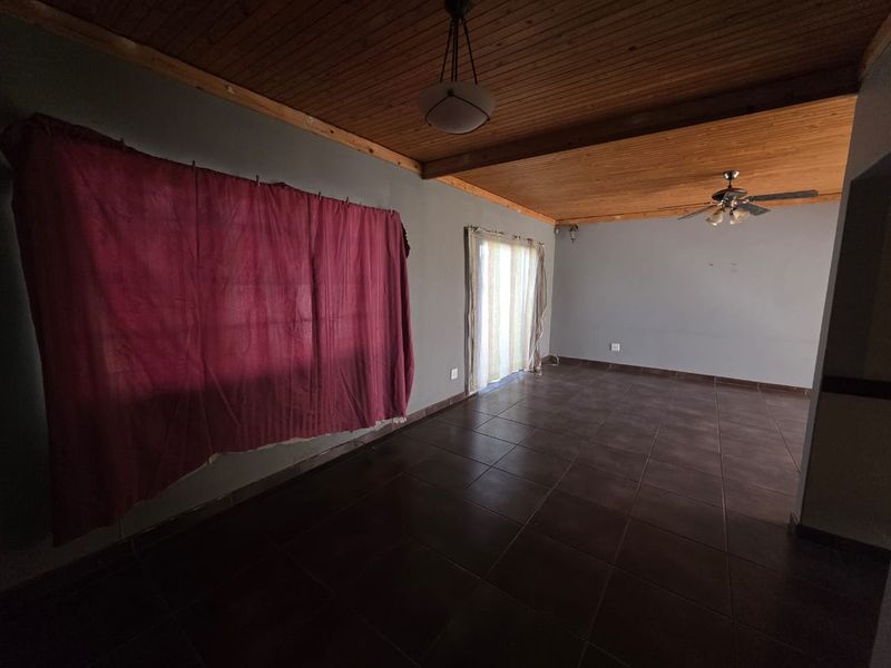 BEAUTIFUL FAMILY HOME TO RENT IN SASOLBURG - Photo 7