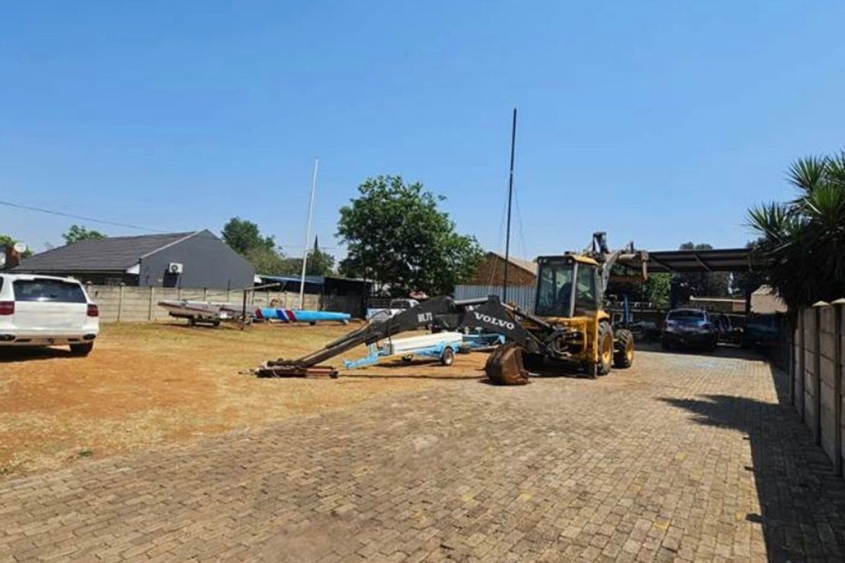 Don’t Miss Out On This 3 Bedroom Bargain  Located In The Heart Of Duncanville! - Photo 3