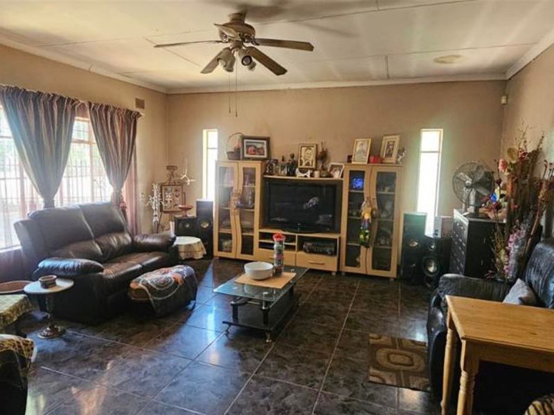 Don’t Miss Out On This 3 Bedroom Bargain  Located In The Heart Of Duncanville! - Photo 8