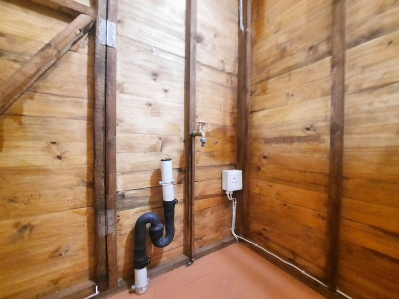 Charming Open-Plan Log Cabin Bachelor Flat for Rent - Photo 9