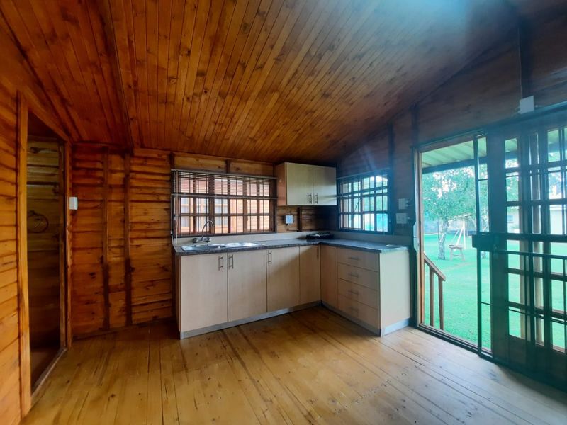Charming Open-Plan Log Cabin Bachelor Flat for Rent - Photo 6
