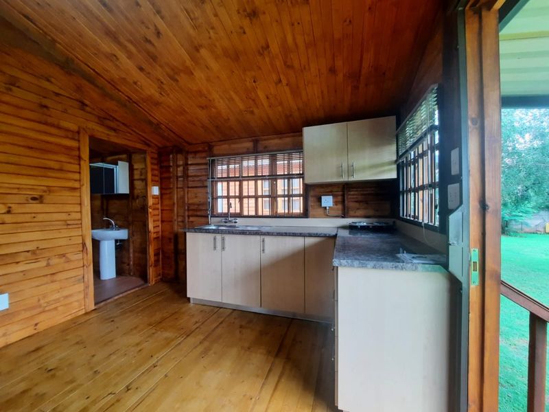 Charming Open-Plan Log Cabin Bachelor Flat for Rent - Photo 7