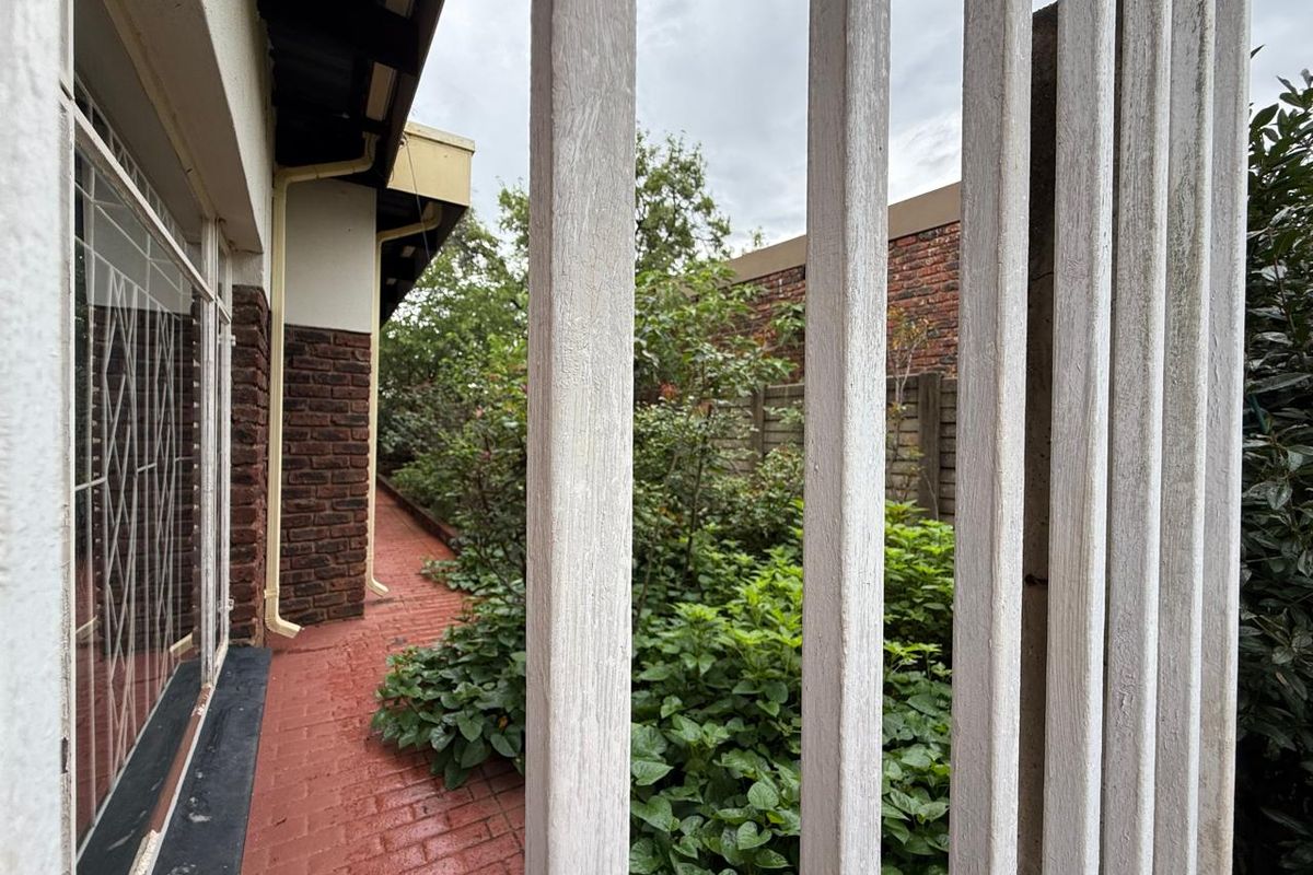 Spacious 4 Bedroom Family Home - Photo 3