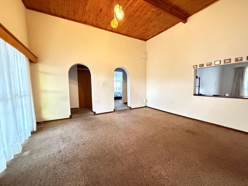 Spacious 4 Bedroom Family Home - Photo 10