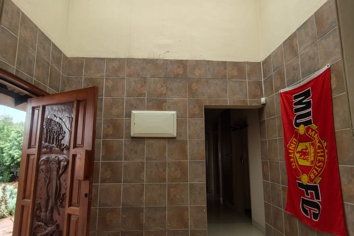 Fantastic spacious 4 bedroom house for Sale in Vaalpark. - Photo 5