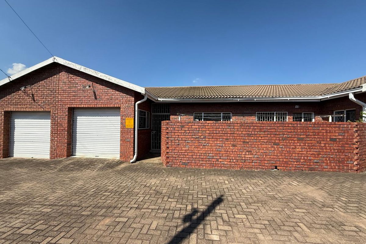 5 Unit Townhouse Complex for Sale - Photo 2