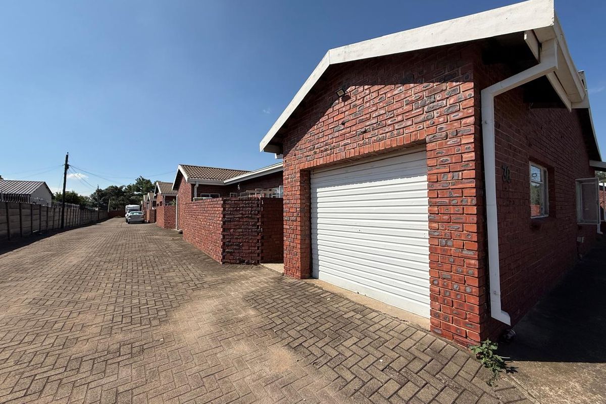 5 Unit Townhouse Complex for Sale - Photo 4