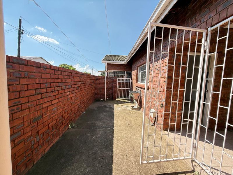 5 Unit Townhouse Complex for Sale - Photo 6