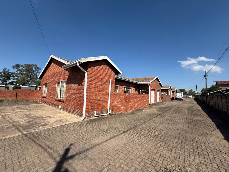 5 Unit Townhouse Complex for Sale - Photo 3