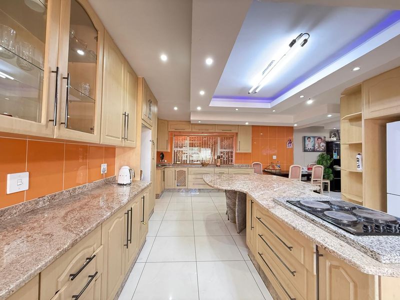 4 Bedroom Spacious Family Home - Photo 5