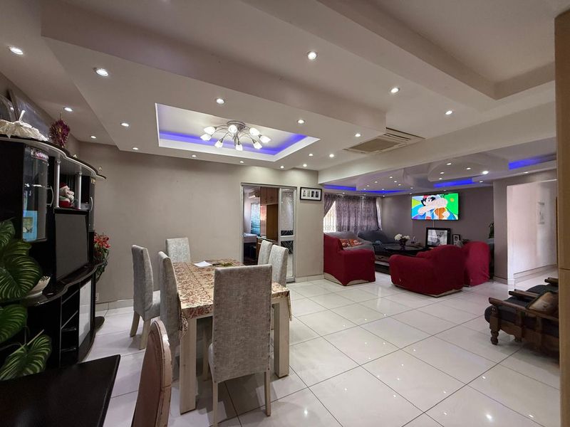 4 Bedroom Spacious Family Home - Photo 7