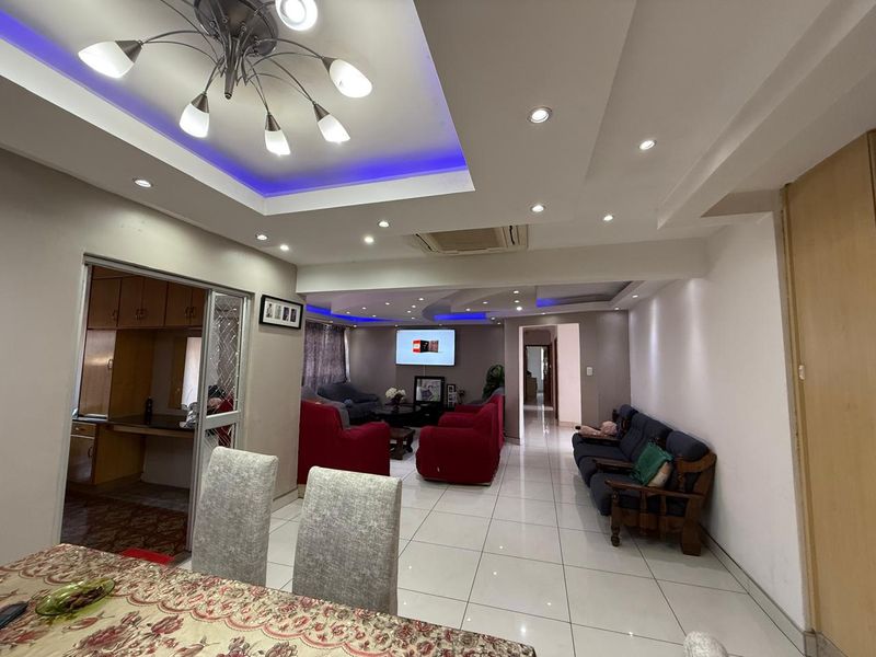 4 Bedroom Spacious Family Home - Photo 8