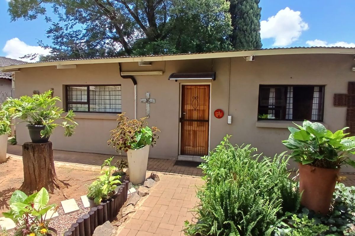 For Sale: Spacious Business Property in Three Rivers! - Photo 2